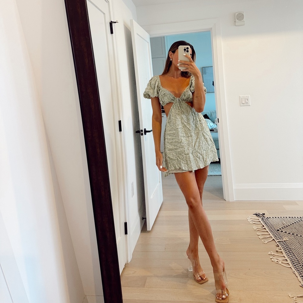 SABO SKIRT Cut Out Open Back Floral Mini Dress